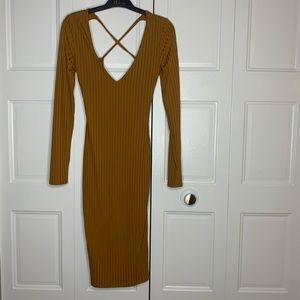 LACE UP BACKLESS MIDI DRESS 💎